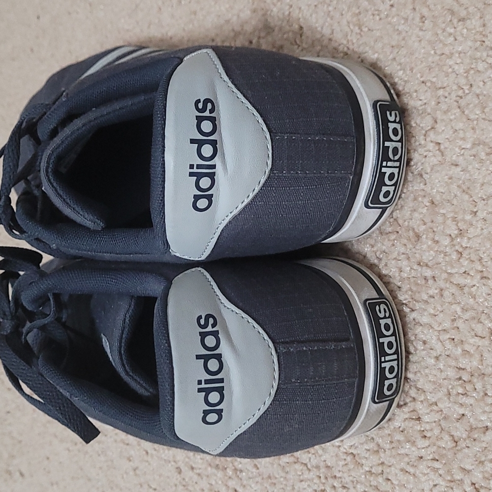 Adidas - Picture 4 of 6